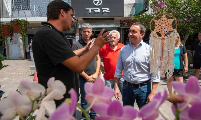 Florencio Varela - Flores, aromas y colores en un paseo para enamorar